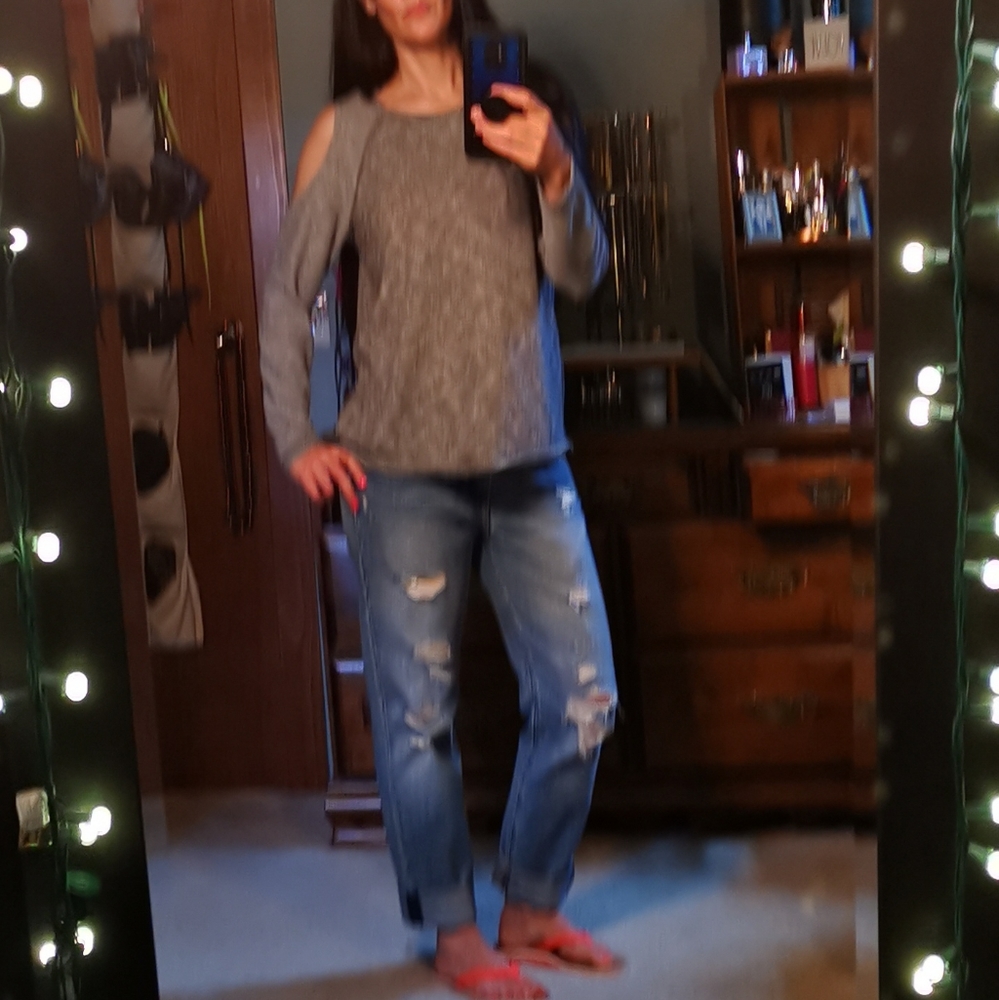 Mossimo Cold Shoulder Top! - Picture 3 of 6